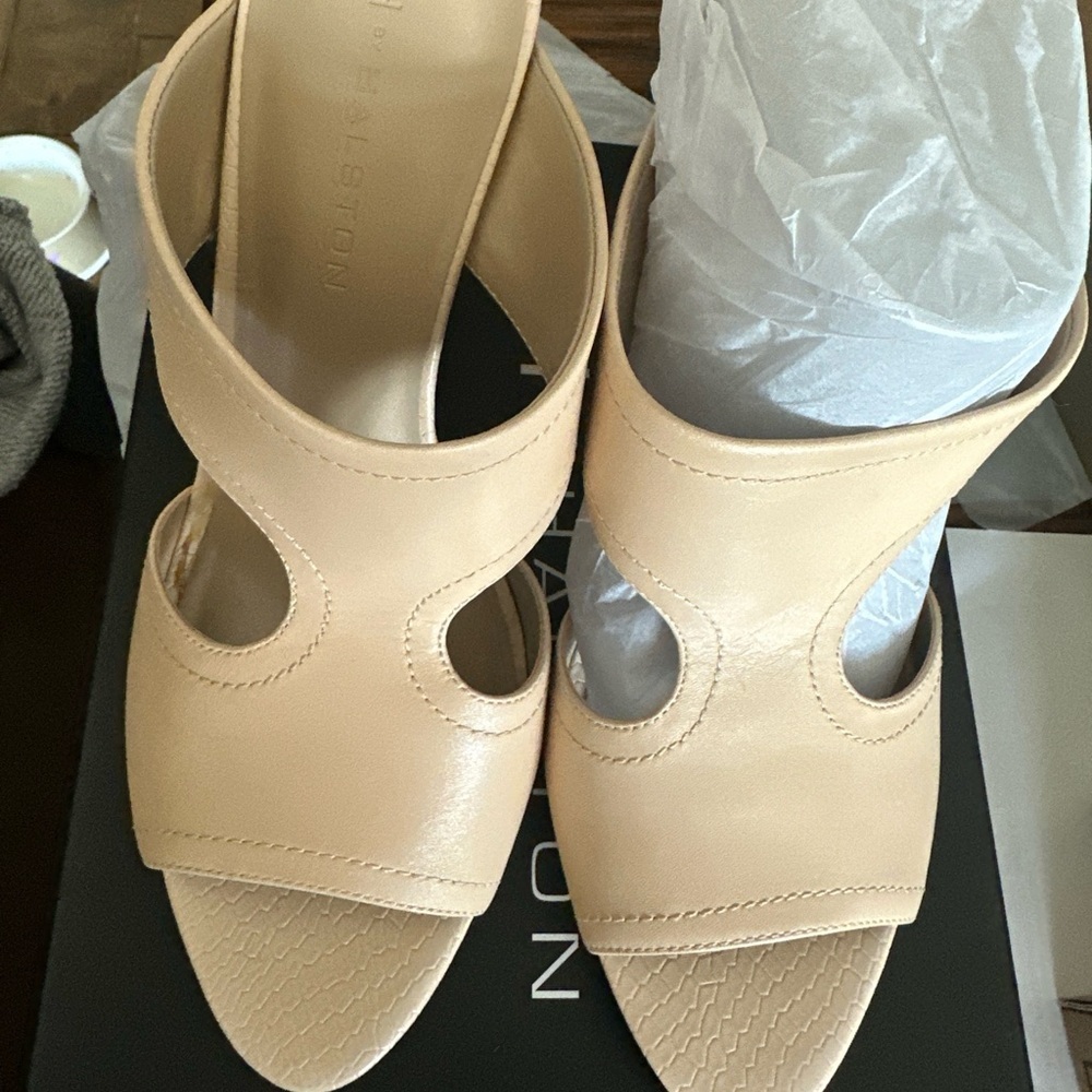 HALSTON womens slip on Sandals heels nude leather up shoes size 9.5